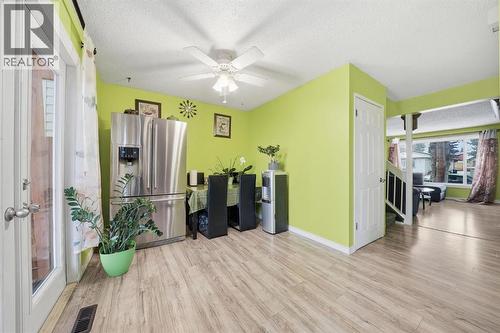 6411 26 Avenue Ne, Calgary, AB - Indoor Photo Showing Other Room