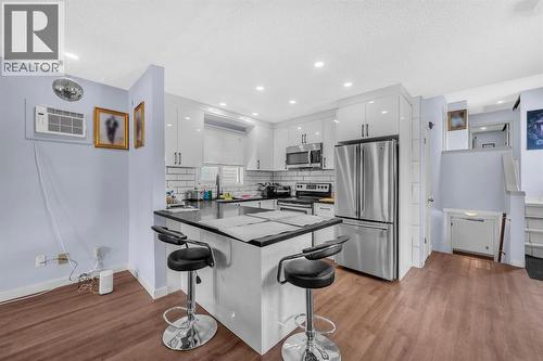 6537 68 Street Ne, Calgary, AB - Indoor Photo Showing Kitchen With Upgraded Kitchen