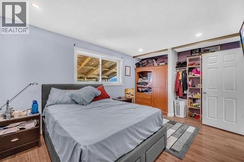 6537 68 Street Ne, Calgary, AB - Indoor Photo Showing Bedroom