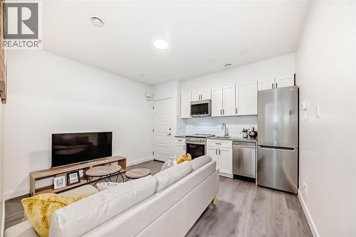 267 Sage Bluff Rise Nw, Calgary, AB - Indoor Photo Showing Kitchen