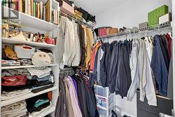 Large walk-in closet - 