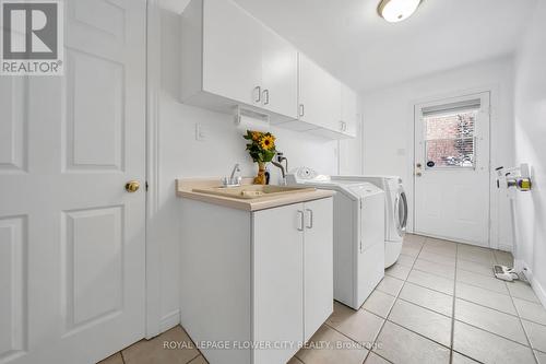 1340 Whitewater Lane, Mississauga, ON - Indoor Photo Showing Laundry Room