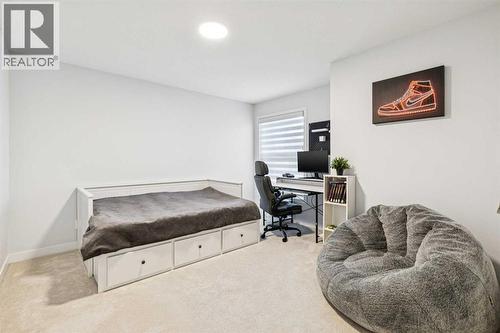 153 Edith Villas Nw, Calgary, AB - Indoor Photo Showing Other Room