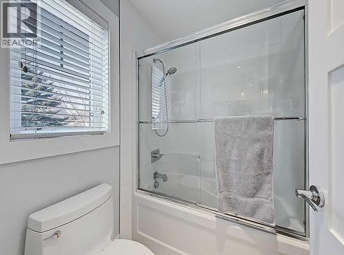 14 Rosetree Road Nw, Calgary, AB - Indoor Photo Showing Bathroom
