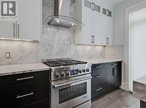 14 Rosetree Road Nw, Calgary, AB - Indoor Photo Showing Kitchen