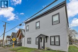 634 TENTH STREET  New Westminster, BC V3M 3Z8