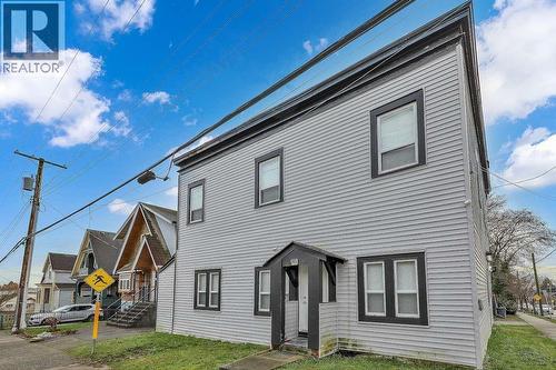 634 TENTH STREET  New Westminster, BC V3M 3Z8