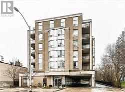 211 - 5940 YONGE STREET  Toronto, ON M2M 4M6