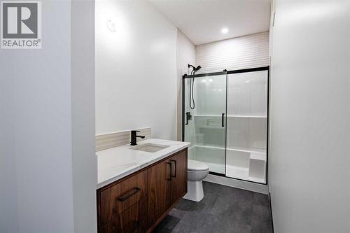 One of the kids bedrooms - 158 Jarvis Bay Drive, Jarvis Bay, AB - Indoor Photo Showing Bathroom