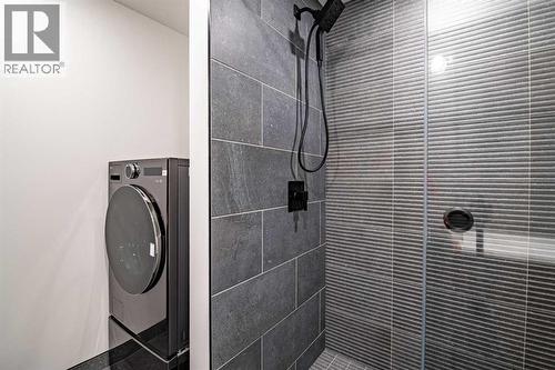 158 Jarvis Bay Drive, Jarvis Bay, AB - Indoor Photo Showing Laundry Room