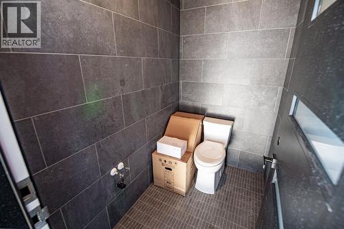 Outdoor bathroom/ Heated - 158 Jarvis Bay Drive, Jarvis Bay, AB - Indoor Photo Showing Bathroom