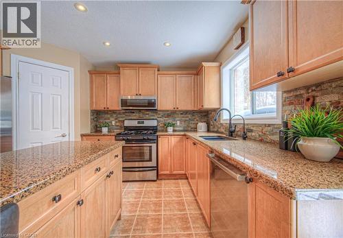152 Lena Crescent, Cambridge, ON - Indoor Photo Showing Kitchen