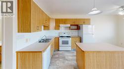 4, 236 St. James Boulevard N  Lethbridge, AB T1H 6R3