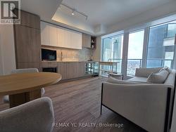 1722 - 2020 BATHURST STREET  Toronto, ON M5P 0A6