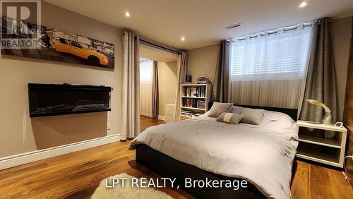 48 Maplehurst Crescent, Barrie, ON - Indoor Photo Showing Bedroom
