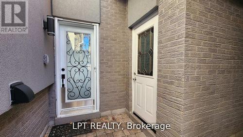 48 Maplehurst Crescent, Barrie, ON - Outdoor