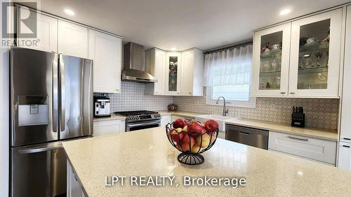 48 Maplehurst Crescent, Barrie, ON - Indoor Photo Showing Kitchen With Upgraded Kitchen