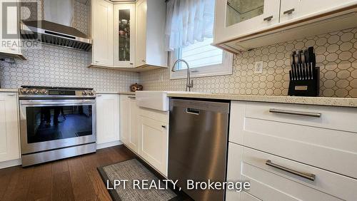 48 Maplehurst Crescent, Barrie, ON - Indoor Photo Showing Kitchen