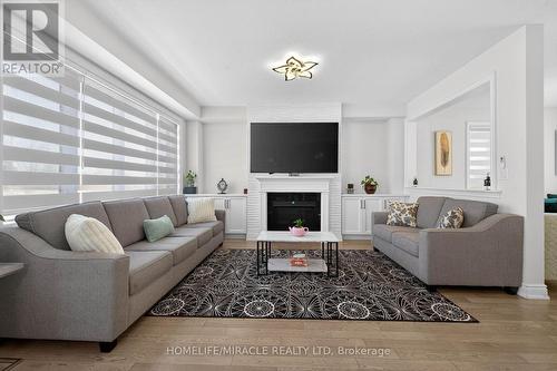 12 Rainbow Drive, Haldimand, ON - Indoor Photo Showing Living Room