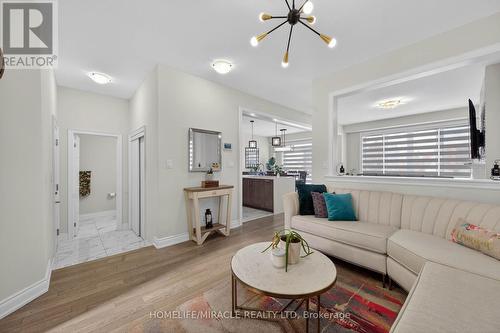 12 Rainbow Drive, Haldimand, ON - Indoor Photo Showing Living Room