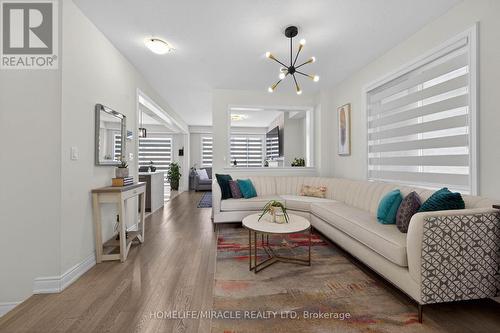 12 Rainbow Drive, Haldimand, ON - Indoor Photo Showing Living Room