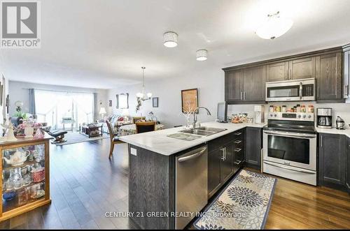100 Spruce Gardens Court, Belleville, ON - Indoor Photo Showing Kitchen With Double Sink With Upgraded Kitchen