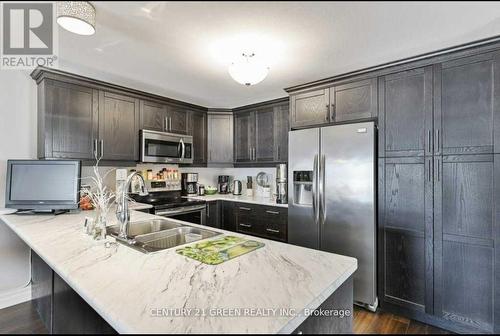 100 Spruce Gardens Court, Belleville, ON - Indoor Photo Showing Kitchen With Double Sink With Upgraded Kitchen