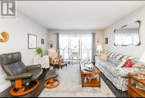 100 Spruce Gardens Court, Belleville, ON - Indoor Photo Showing Living Room