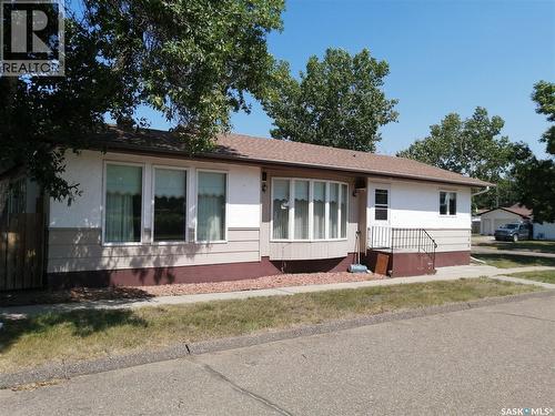 144 2Nd Street W, Ponteix, SK - Outdoor