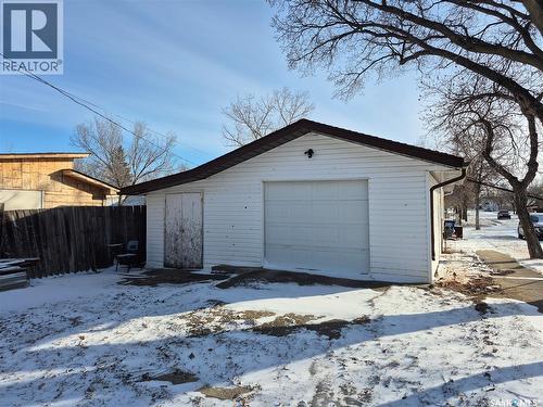 144 2Nd Street W, Ponteix, SK - Outdoor