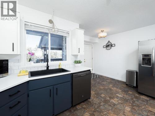 4622 Giscome Road, Prince George, BC - Indoor Photo Showing Kitchen