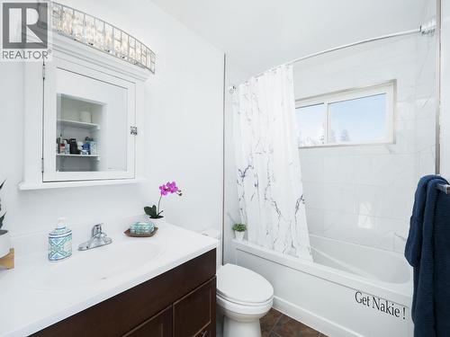 4622 Giscome Road, Prince George, BC - Indoor Photo Showing Bathroom