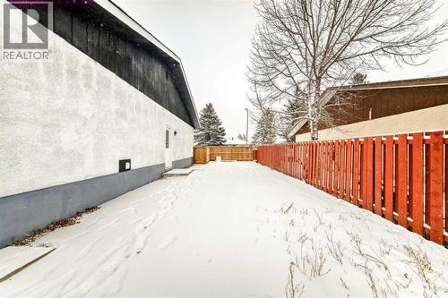 937 Marcombe Drive Ne, Calgary, AB - Outdoor