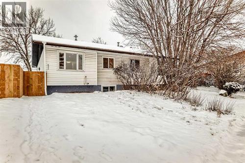 937 Marcombe Drive Ne, Calgary, AB - Outdoor