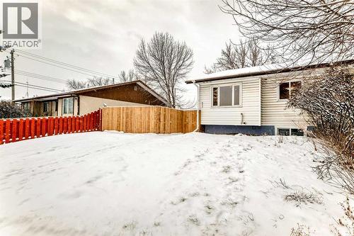 937 Marcombe Drive Ne, Calgary, AB - Outdoor