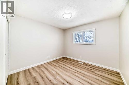 937 Marcombe Drive Ne, Calgary, AB - Indoor Photo Showing Other Room
