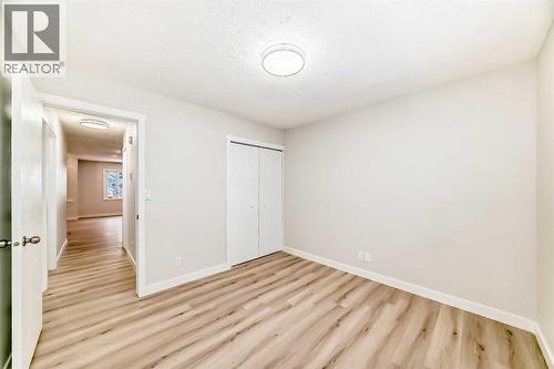 937 Marcombe Drive Ne, Calgary, AB - Indoor Photo Showing Other Room
