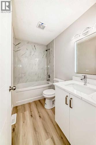 937 Marcombe Drive Ne, Calgary, AB - Indoor Photo Showing Bathroom