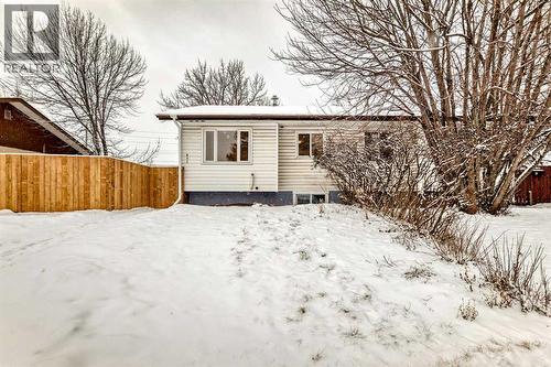 937 Marcombe Drive Ne, Calgary, AB - Outdoor