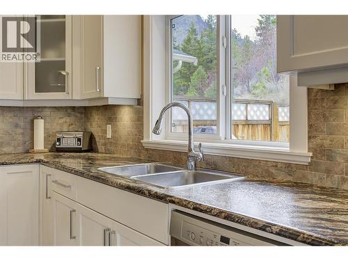 8011 Pierre Drive, Summerland, BC - Indoor Photo Showing Kitchen With Double Sink With Upgraded Kitchen
