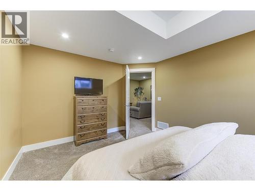 8011 Pierre Drive, Summerland, BC - Indoor Photo Showing Bedroom
