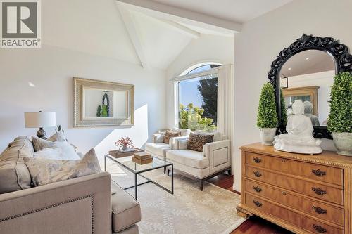3482 Ridge Boulevard, West Kelowna, BC - Indoor Photo Showing Living Room