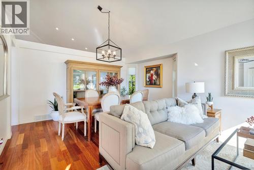 3482 Ridge Boulevard, West Kelowna, BC - Indoor Photo Showing Living Room