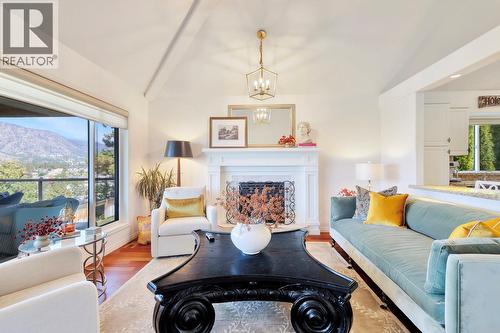 3482 Ridge Boulevard, West Kelowna, BC - Indoor Photo Showing Living Room With Fireplace