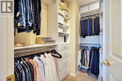 3482 Ridge Boulevard, West Kelowna, BC - Indoor With Storage