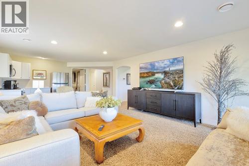 3482 Ridge Boulevard, West Kelowna, BC - Indoor Photo Showing Living Room
