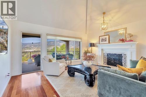 3482 Ridge Boulevard, West Kelowna, BC - Indoor Photo Showing Living Room With Fireplace