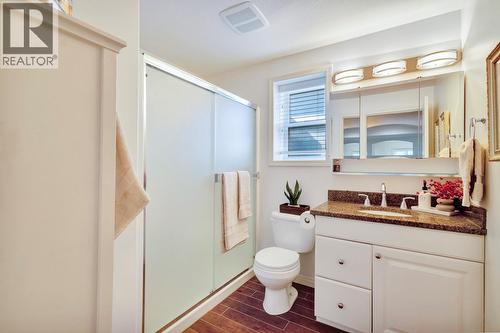 3482 Ridge Boulevard, West Kelowna, BC - Indoor Photo Showing Bathroom