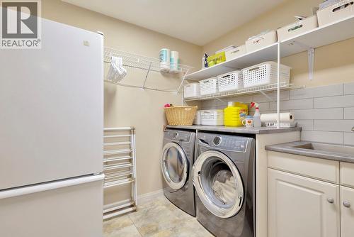 3482 Ridge Boulevard, West Kelowna, BC - Indoor Photo Showing Laundry Room