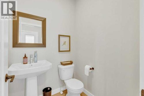 13 Gray Close, Sylvan Lake, AB - Indoor Photo Showing Bathroom